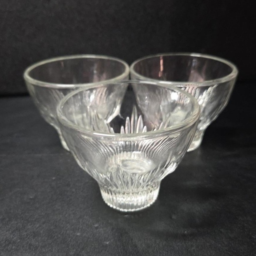 Indiana Glass Footed Cocktail Glasses, Set of 3, Vintage Ribbed Design Tumblers - Picture 7 of 11